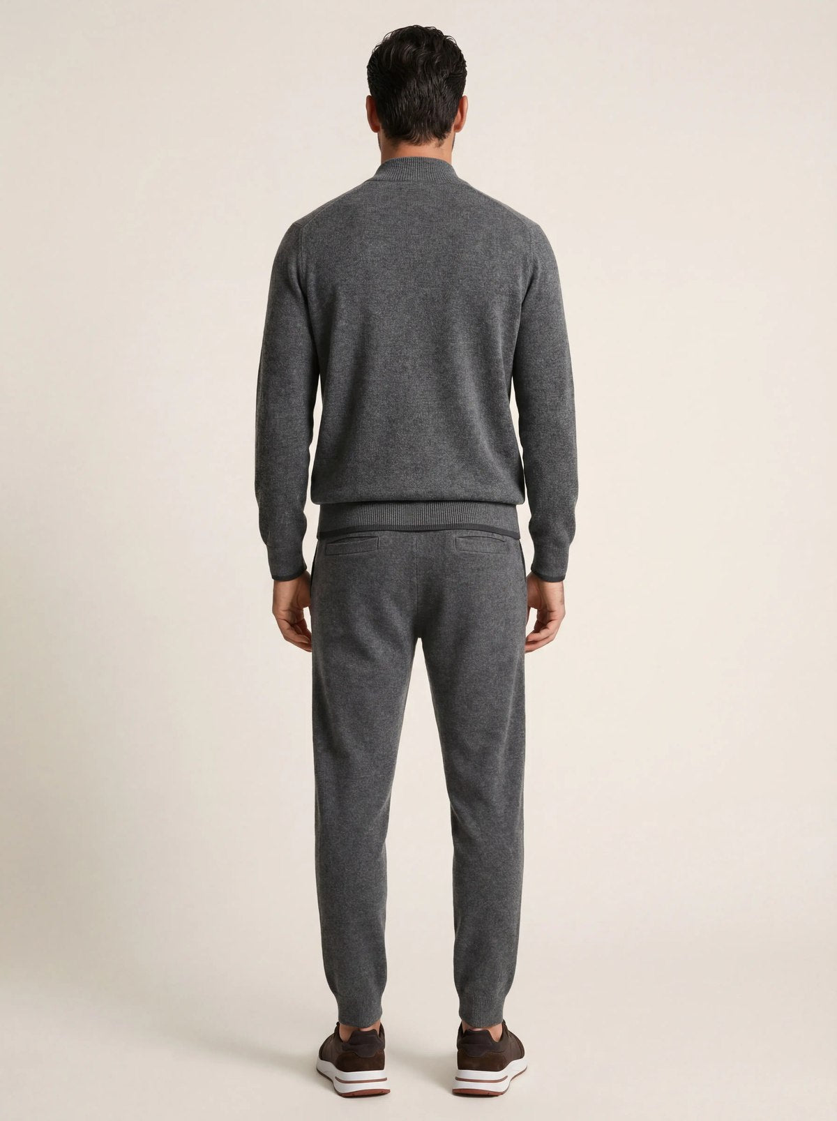nero-cashmere-tracksuit-grey 3
